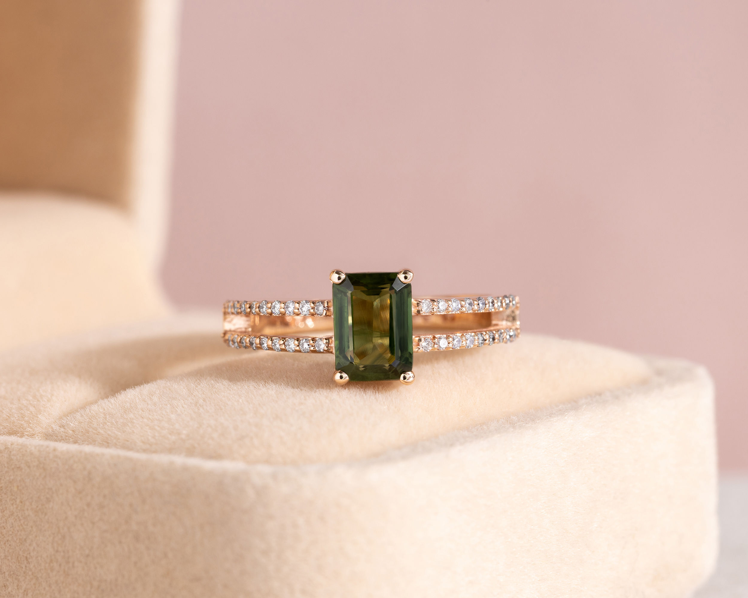 1.66 Ct Green Emerald & Faint Light Pink Diamond SI2-I1 14k Rose Gold Ring - Image 7