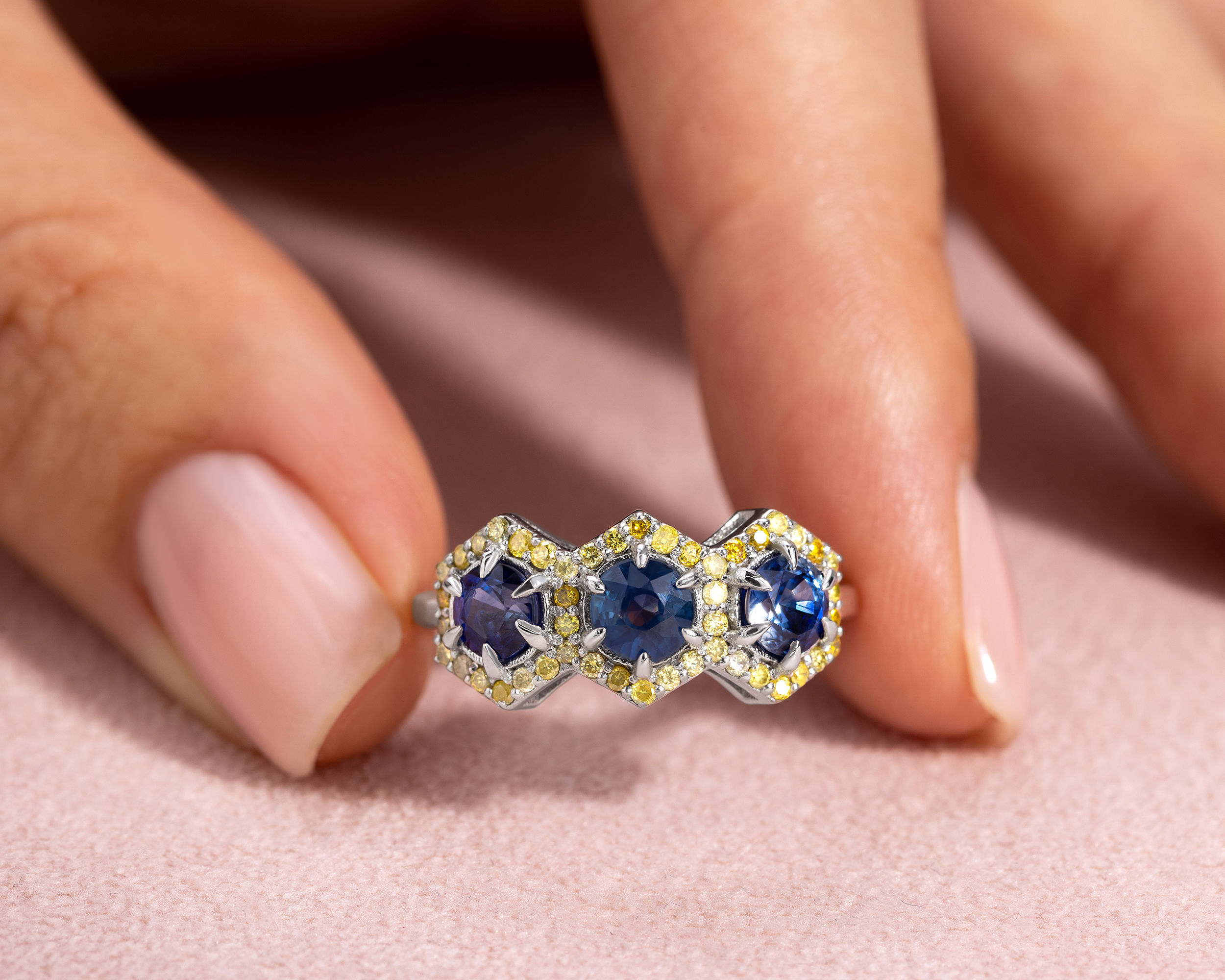 2.40 Ct Blue Sapphire & Natural Diamond 3 Stone Ring 14k White Gold Round SI1-I2 - Image 2