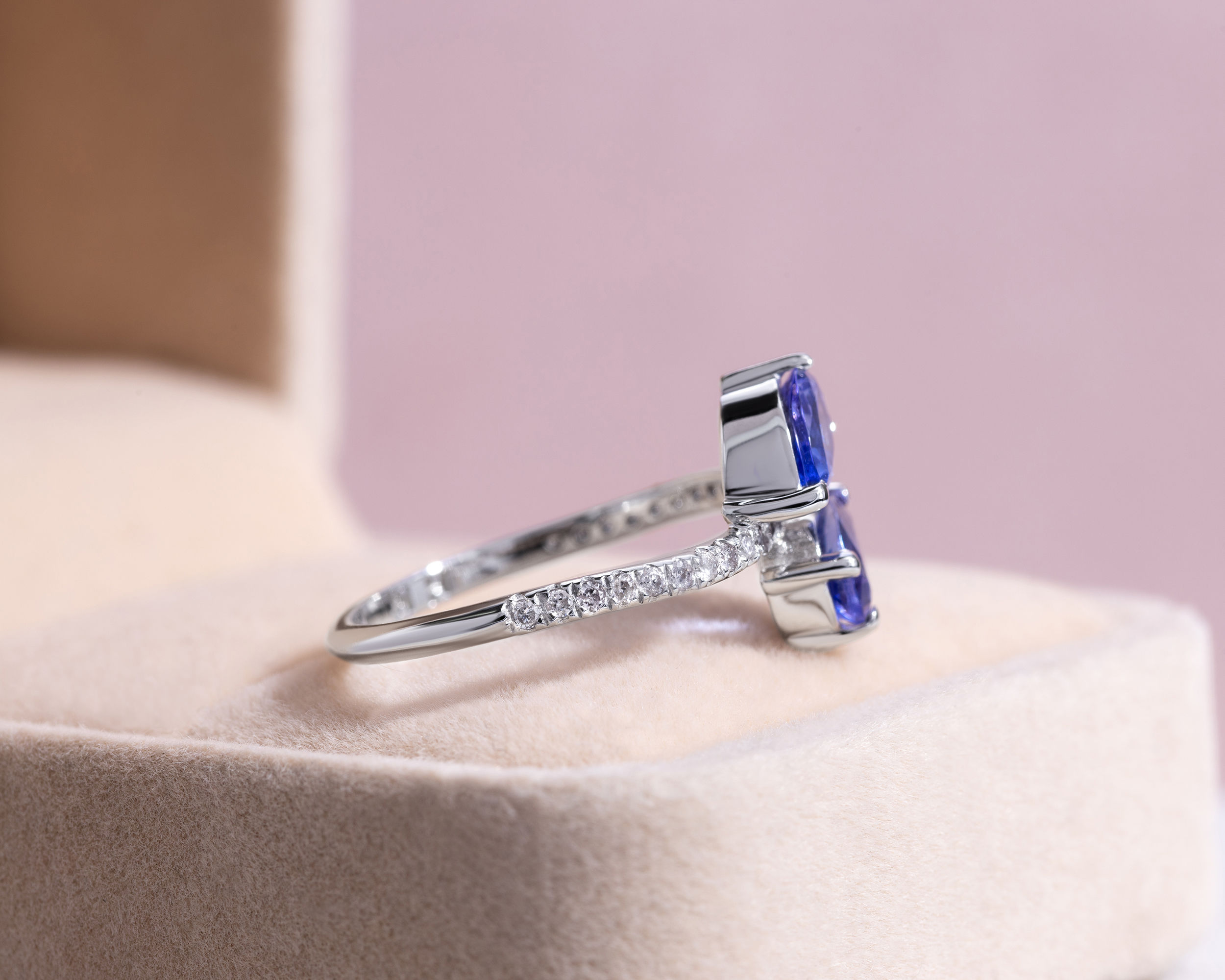 1.70 Ct Bluish Purple Tanzanite & Natural Faint-Light Pink Diamond SI2-I1 14k White Gold Ring - Image 4