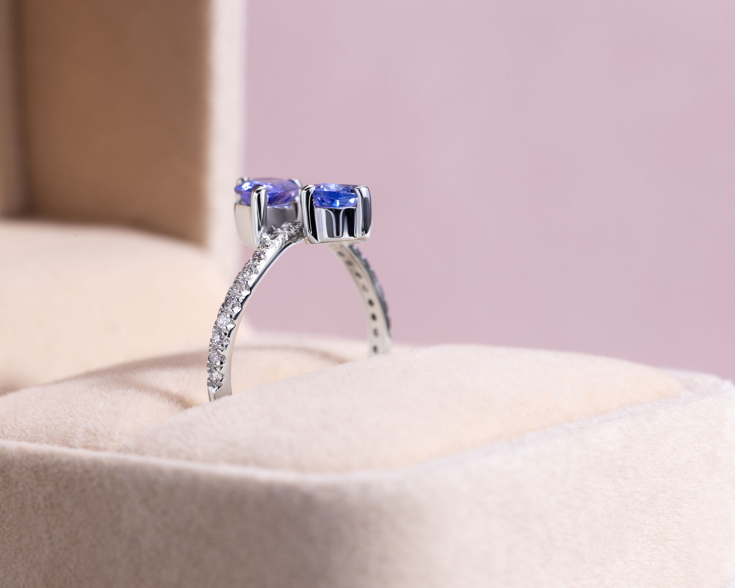 1.70 Ct Bluish Purple Tanzanite & Natural Faint-Light Pink Diamond SI2-I1 14k White Gold Ring - Image 5