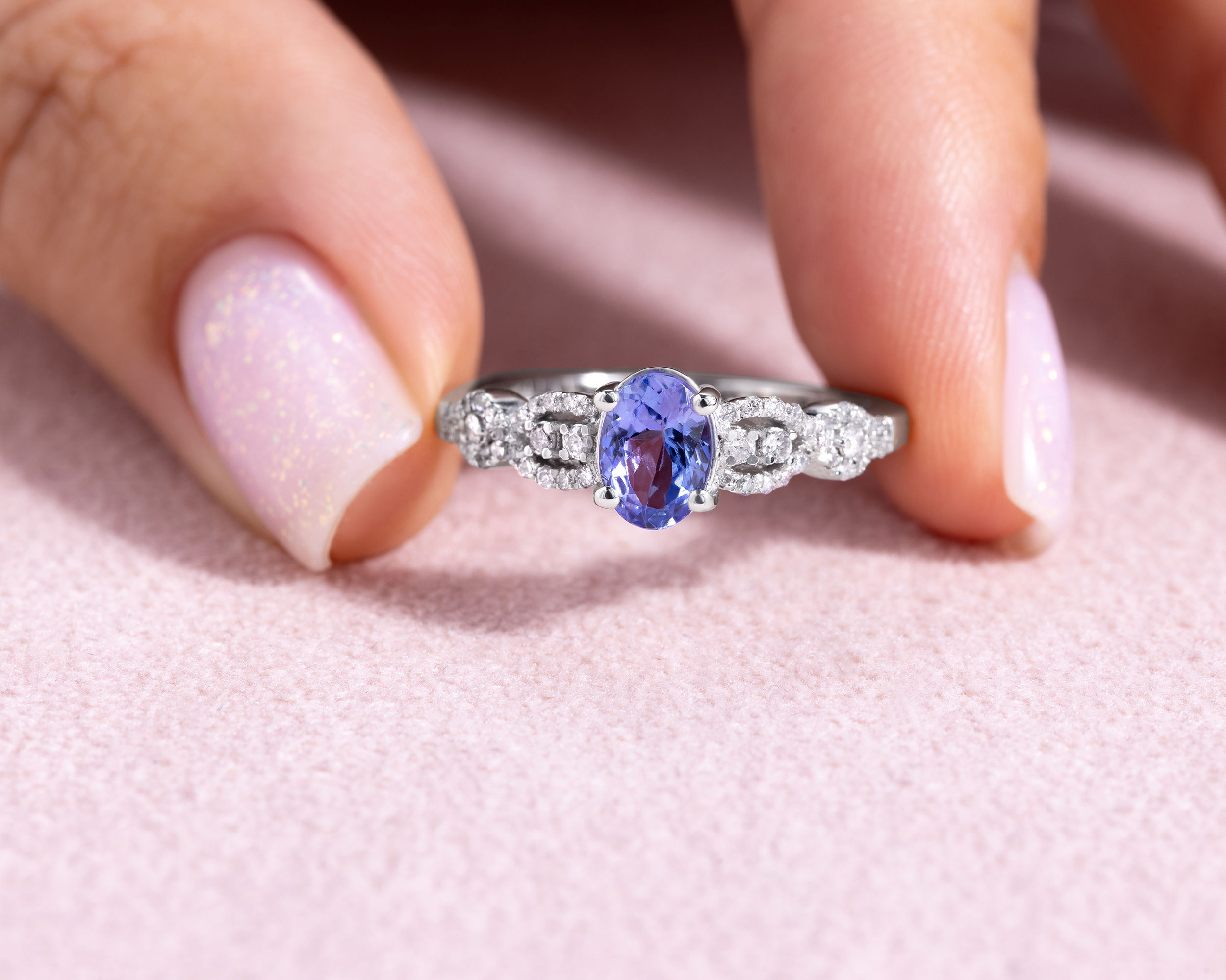 1.02 Ct Bluish Purple Tanzanite & Faint-Light Pink Diamond 14k White Gold Ring - Image 2