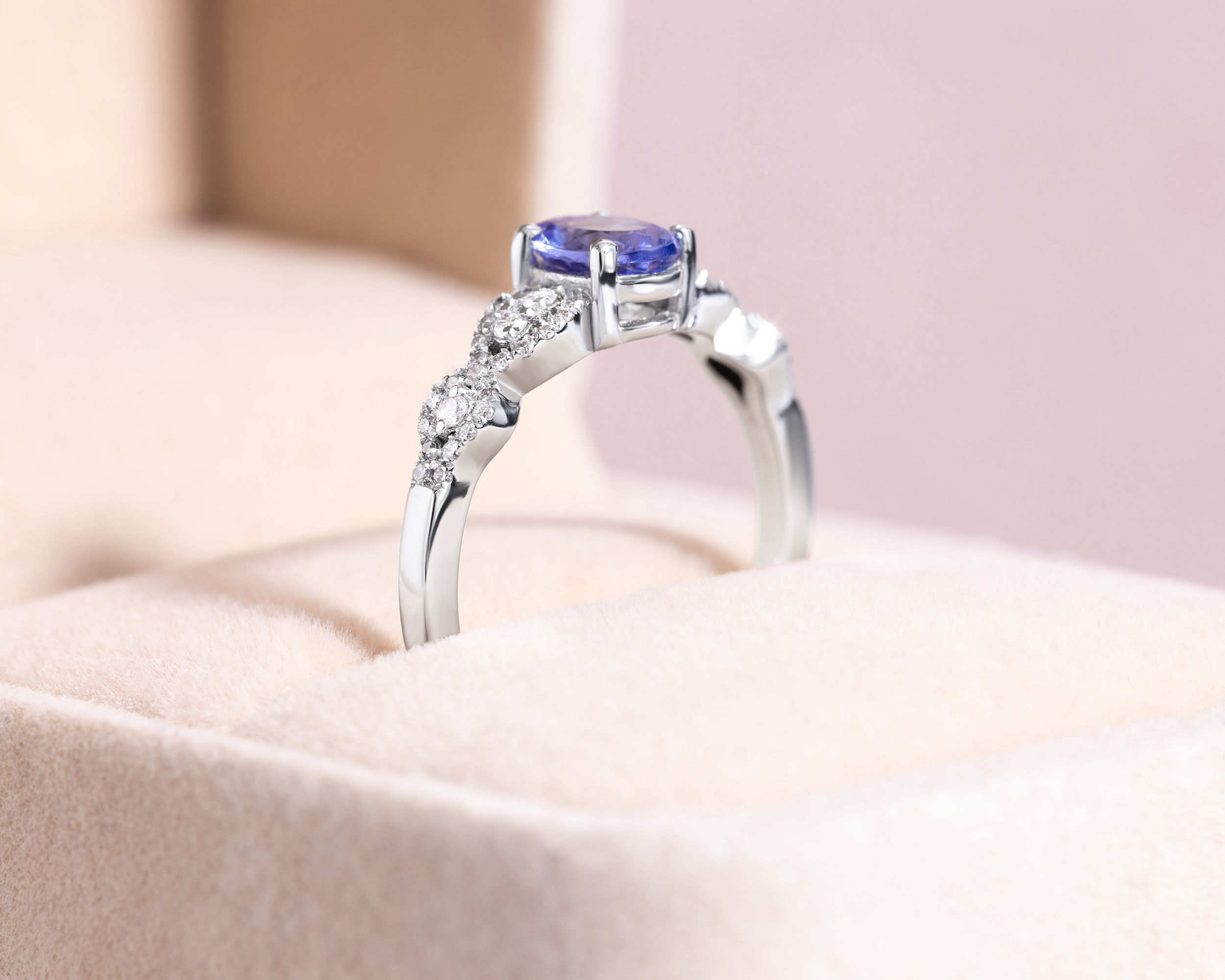 1.02 Ct Bluish Purple Tanzanite & Faint-Light Pink Diamond 14k White Gold Ring - Image 3