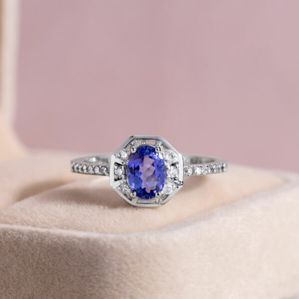1.2 Ct Blue Oval Tanzanite & Faint-Light Pink Diamond SI2-I1 14k White Gold Ring