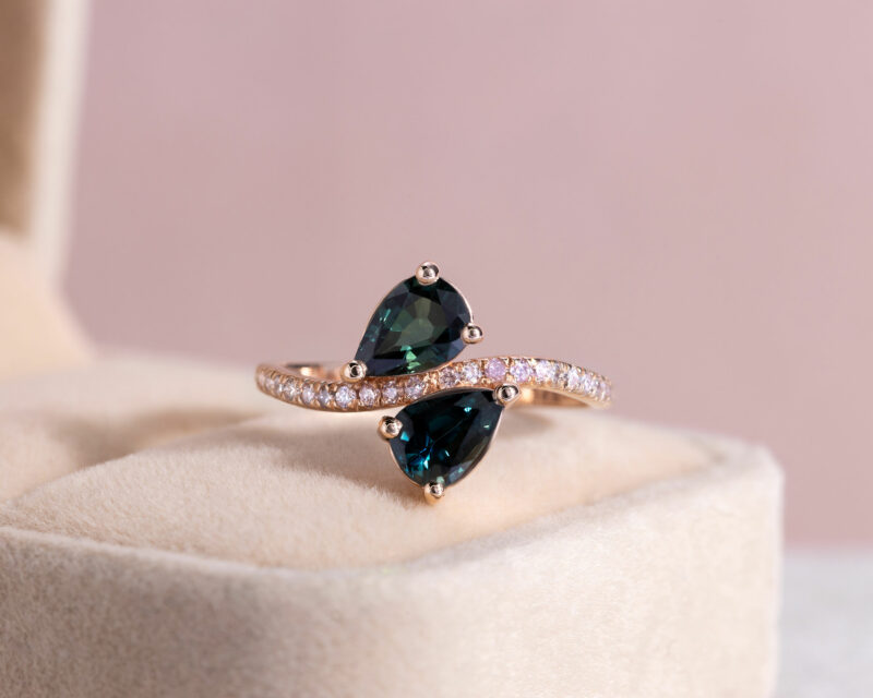 2.04 Ct Green Sapphire Pear Shape & Faint-Light Pink Diamond 14k Rose Gold Ring