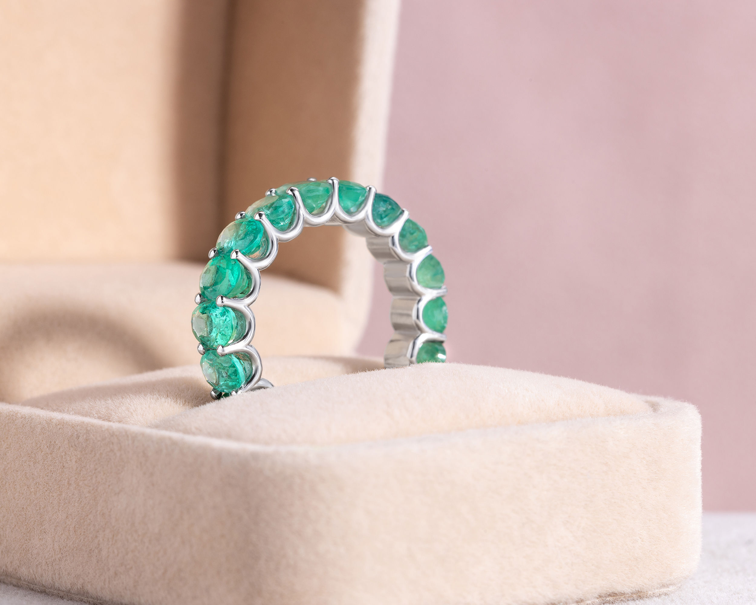 Green Emerald Oval Shape Transparent 8.9 Ct Eternity Ring 14k White Gold - Image 2