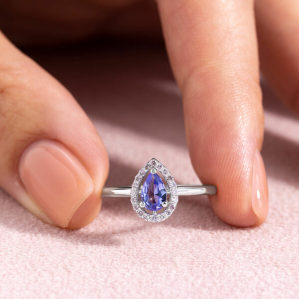 Bluish Purple Tanzanite & Natural Diamond 0.72 Ct SI2-I1 14k White Gold Ring