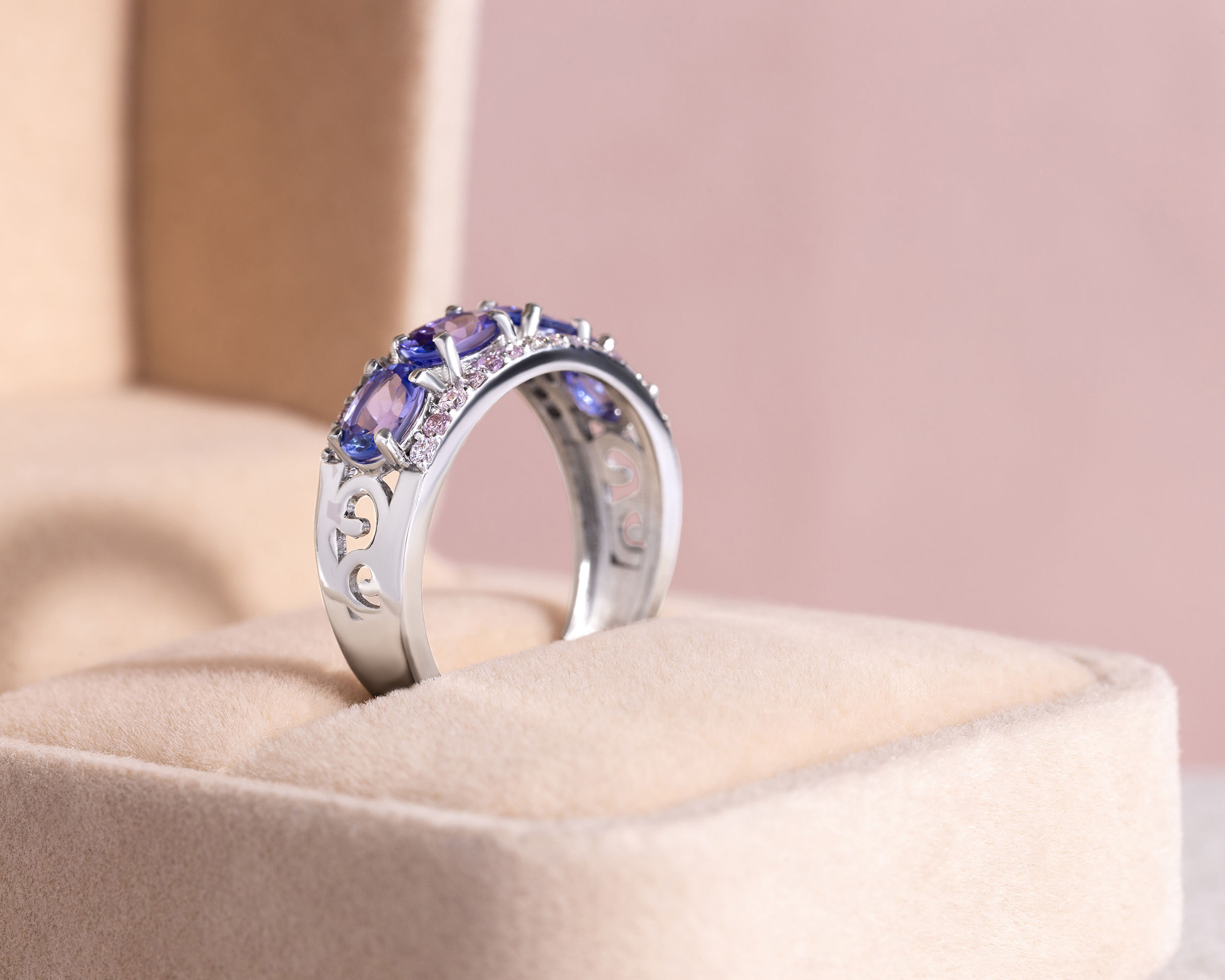 2.42 Ct Bluish Purple Tanzanite & Faint-Light Pink Diamond SI2-I1 14k White Gold Ring - Image 2