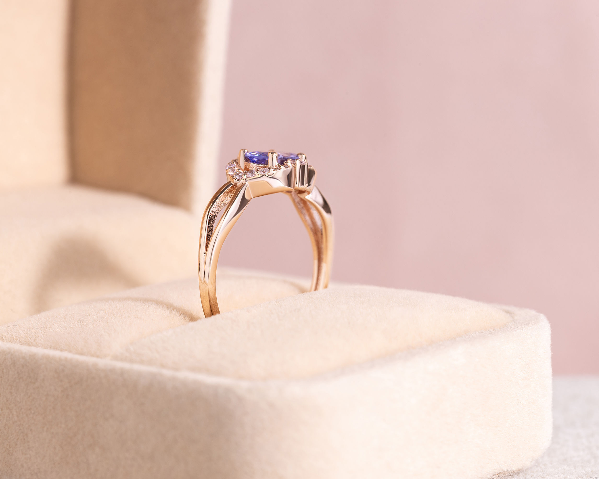 1.02 Ct Bluish Purple Tanzanite & Faint-Light Pink Diamond SI2-I1 14k Rose Gold Ring - Image 3