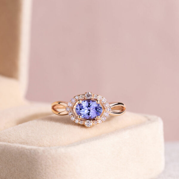 1.02 Ct Bluish Purple Tanzanite & Faint-Light Pink Diamond SI2-I1 14k Rose Gold Ring