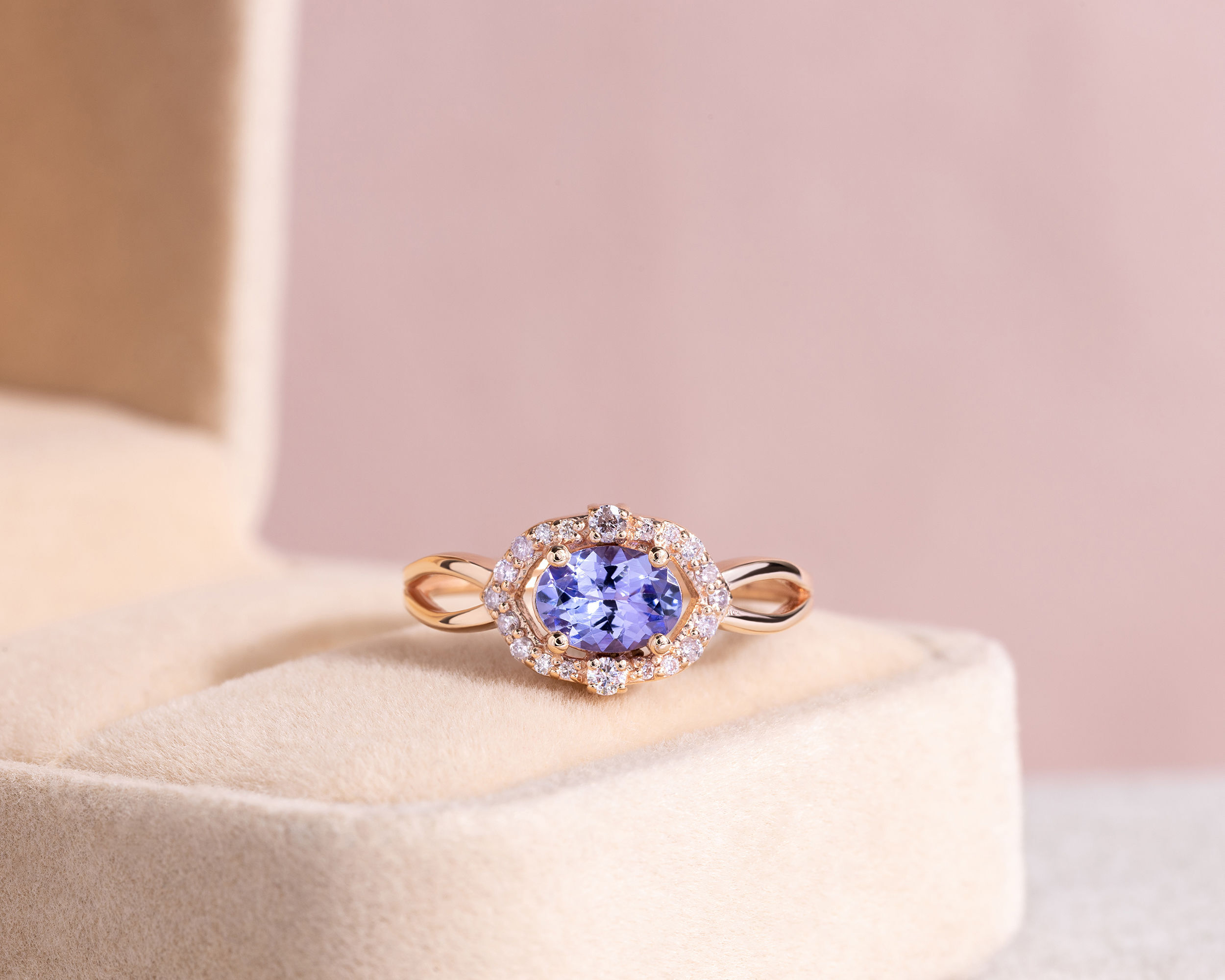 1.02 Ct Bluish Purple Tanzanite & Faint-Light Pink Diamond SI2-I1 14k Rose Gold Ring
