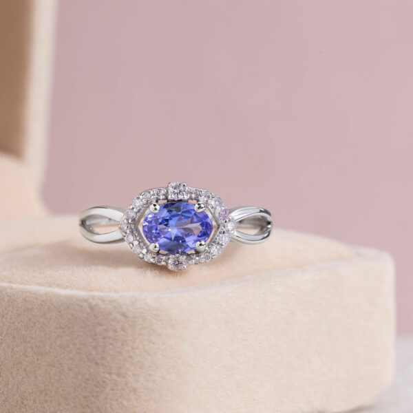 1.22 Ct Purplish Blue Tanzanite & Faint-Light Pink Diamond SI2-I1 14K White Gold Ring