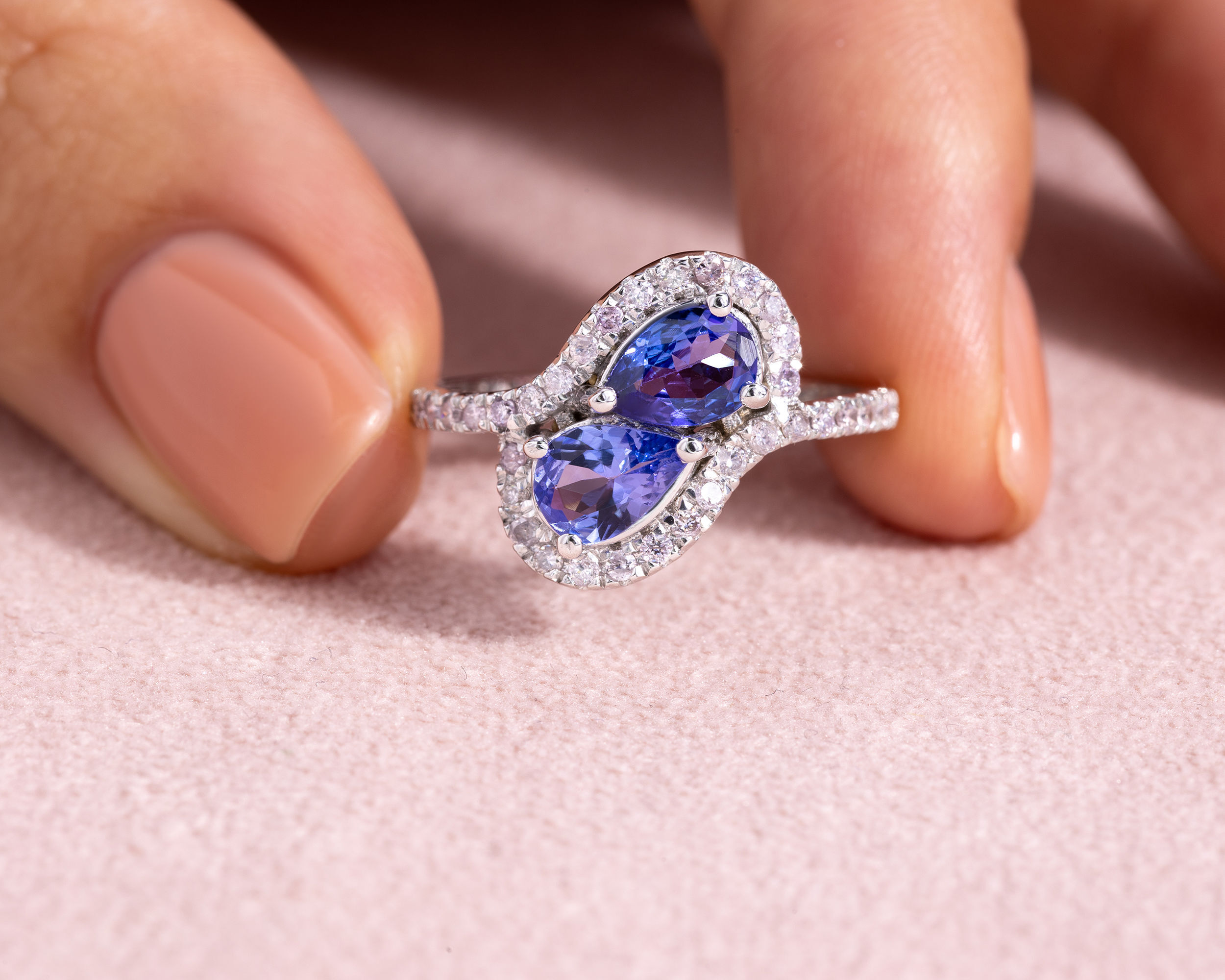 1.7 Ct Bluish Purple Tanzanite & Faint-Light Pink Diamond SI2-I1 14K White Gold Ring