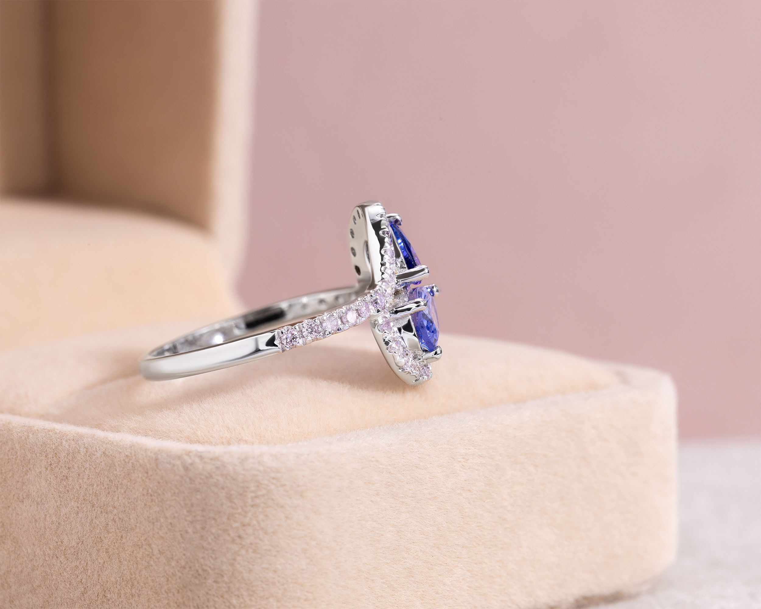 1.7 Ct Bluish Purple Tanzanite & Faint-Light Pink Diamond SI2-I1 14K White Gold Ring - Image 6