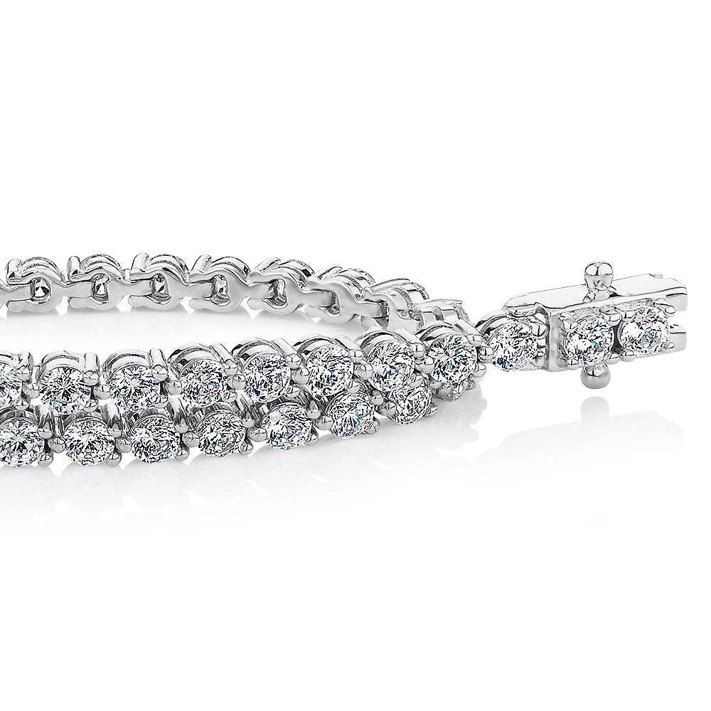 Round Brilliant tennis bracelet with 4.95 carats* of diamond simulants in sterling silver - Image 2
