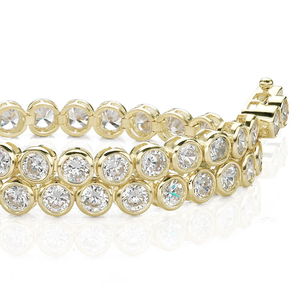 Round Brilliant tennis bracelet with 5.28 carats* of diamond simulants in 10 carat yellow gold - Image 2