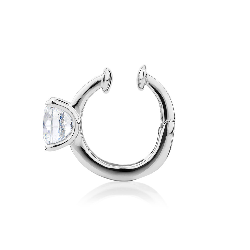Single earring cuff with 1.03 carat* diamond simulant in 10 carat white gold and sterling silver - Image 3