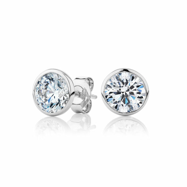 Round Brilliant stud earrings with 3 carats* of diamond simulants in 10 carat white gold