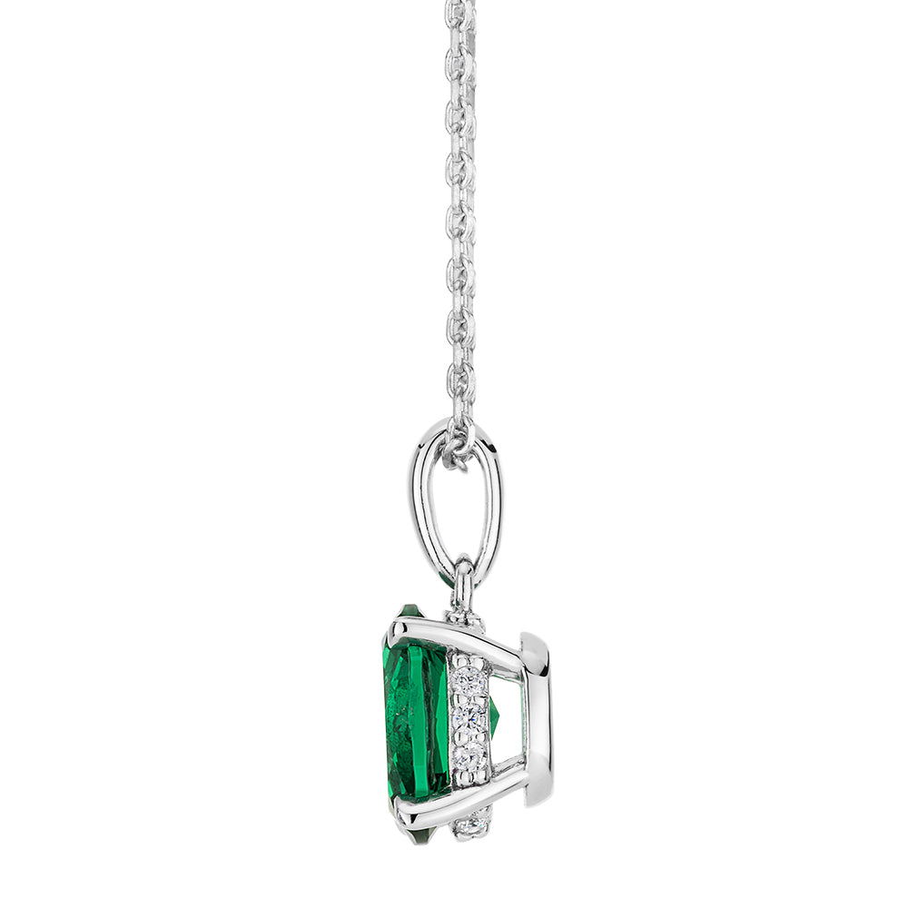 Oval and Round Brilliant solitaire necklace with emerald and diamond simulants in sterling silver - Image 2