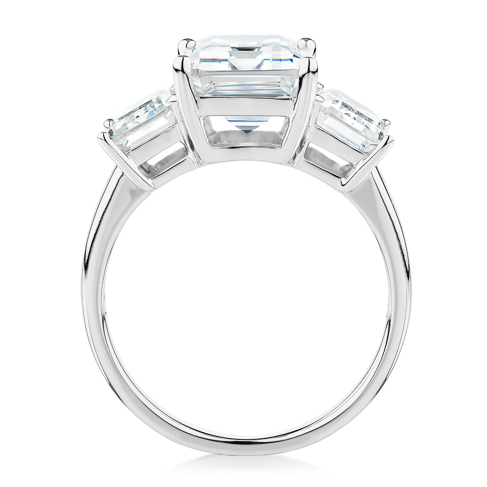 Three stone ring with 4.9 carats* of diamond simulants in 10 carat white gold - Image 3