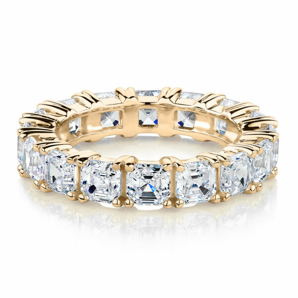All-rounder eternity band with 5.46 carats* of diamond simulants in 10 carat yellow gold