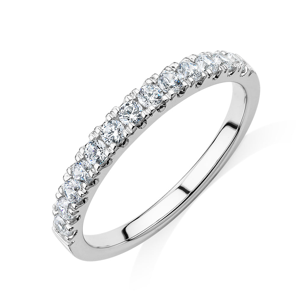 Wedding or eternity band with 0.39 carats* of diamond simulants in 10 carat white gold - Image 4