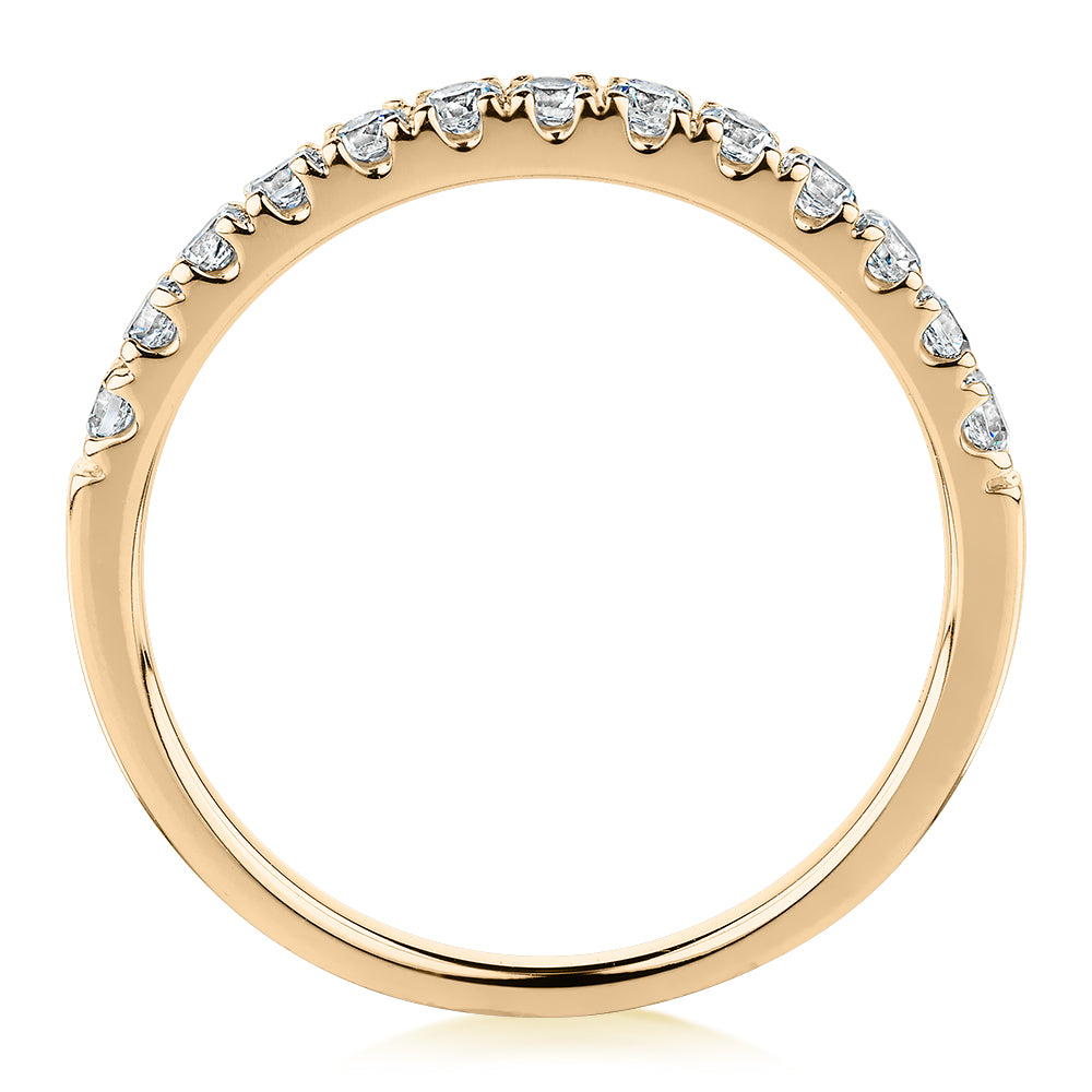 Wedding or eternity band with 0.39 carats* of diamond simulants in 10 carat yellow gold - Image 3