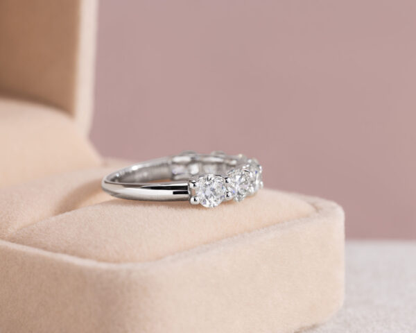 2.77 Ct Lab Diamond Round Brilliant F/VS1-VS2 Eternity Ring 14 White Gold - Image 2