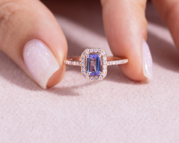 Bluish Purple Tanzanite & Faint-Light Pink Diamond 0.90 Ct 14k Rose Gold Ring - Image 2