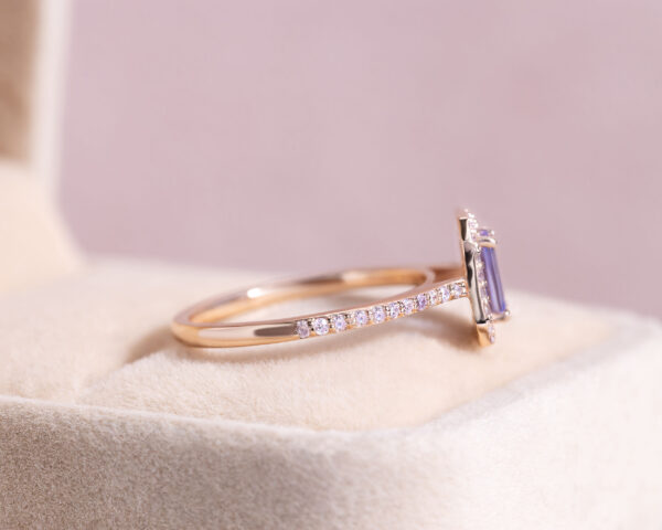 Bluish Purple Tanzanite & Faint-Light Pink Diamond 0.90 Ct 14k Rose Gold Ring - Image 4