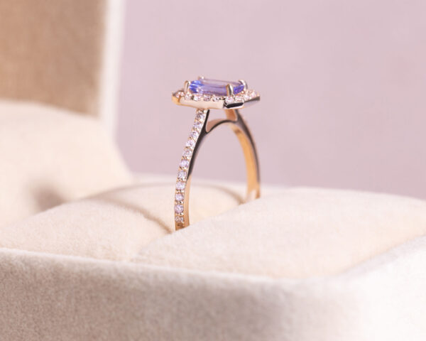 Bluish Purple Tanzanite & Faint-Light Pink Diamond 0.90 Ct 14k Rose Gold Ring - Image 3