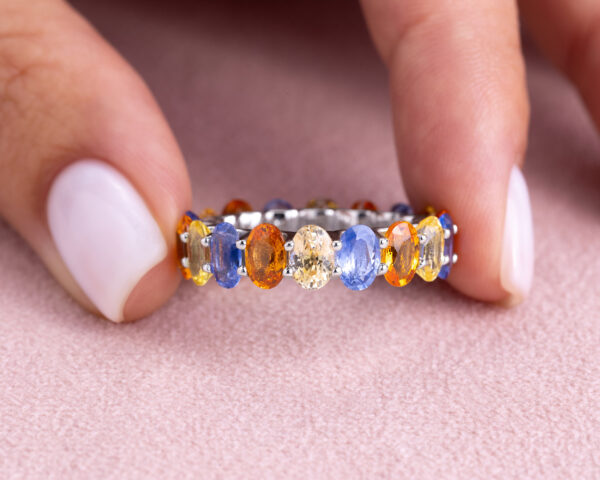 45840-ring-fine-rings-white-gold-oval-sapphire-nat-corundum-multi-colors-