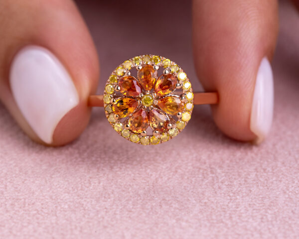 1.90 Ct Orange Sapphire & Fancy Intense Yellow Diamond SI3-I2 14k Rose Gold Ring - Image 5