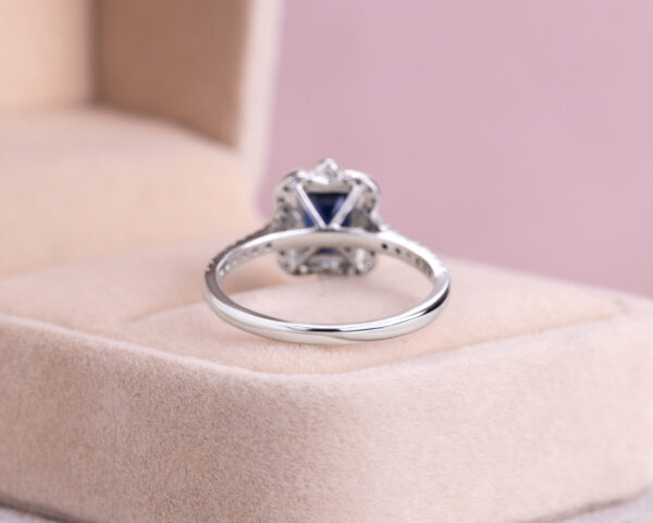1.62 Ct Blue Sapphire & Faint-Light Pink Diamond SI2-I1 14k White Gold Halo Ring - Image 4