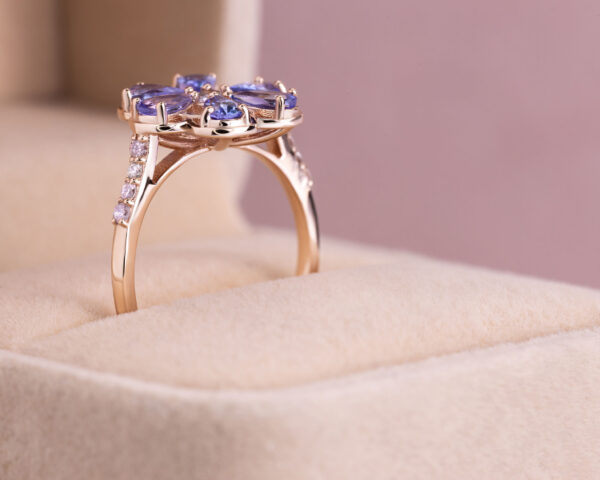 1.70 Ct Blue Tanzanite & Natural Faint-Light Pink Diamond SI2-I1 14k Rose Gold Ring - Image 2