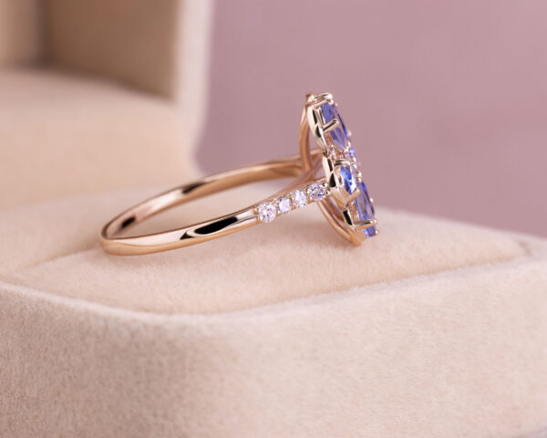 1.70 Ct Blue Tanzanite & Natural Faint-Light Pink Diamond SI2-I1 14k Rose Gold Ring - Image 3