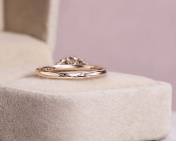 1.05 Ct Orange Oval Sapphire & Natural Light Pink Diamond 14k Rose Gold Ring - Image 4