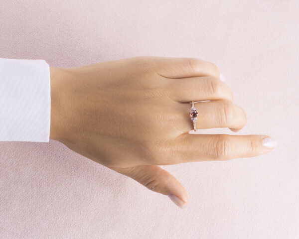 1.05 Ct Orange Oval Sapphire & Natural Light Pink Diamond 14k Rose Gold Ring - Image 6