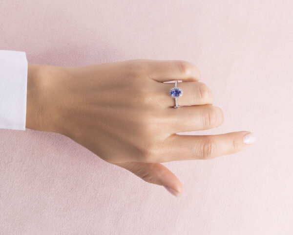 1.07 Ct Bluish Purple Oval Tanzanite & Natural Diamond Round 14k White Gold Ring - Image 7