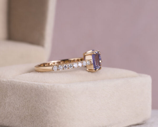 1.85 Ct Bluish Purple Tanzanite Mix Shapes & Faint-Light Pink Diamond SI2-I1 14k Rose Gold Ring - Image 3