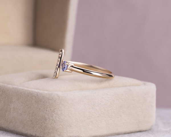 0.45 Ct Blue Tanzanite & Natural Faint-Light Pink Diamond 14k Rose Gold Ring - Image 2