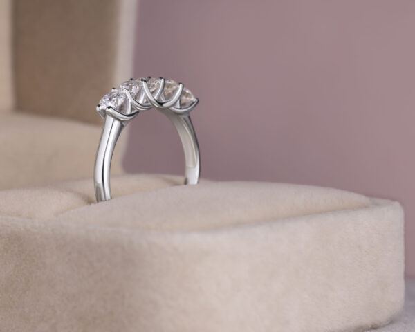 1.0 Carat Round Cut F/VS1-VS2 Lab Diamond 14k White Gold 5 Stone Ring - Image 2